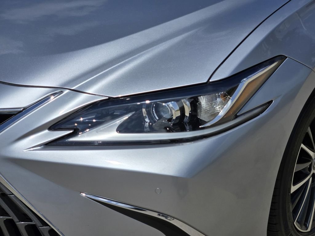 Used 2022 Silver Lexus 350 image 5