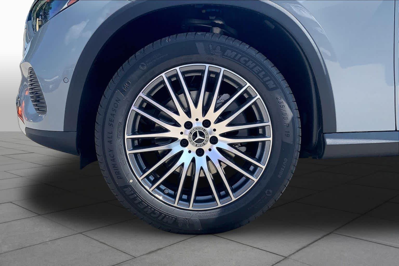 New 2026 MANUFAKTUR Alpine Grey Mercedes-Benz GLC 300 image 18