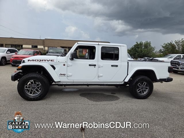 Used 2025 White Jeep Mojave image 4