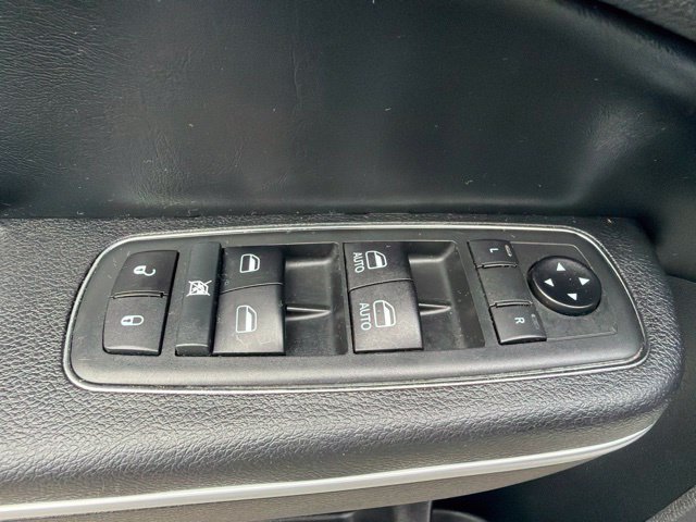 Used 2020 Silver Chrysler S image 12