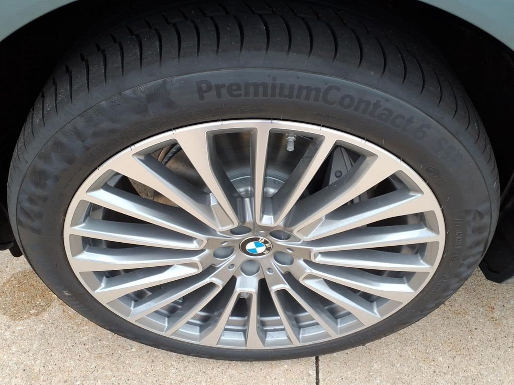New 2027 Blue Ridge Mountain Metallic BMW xDrive40i image 18