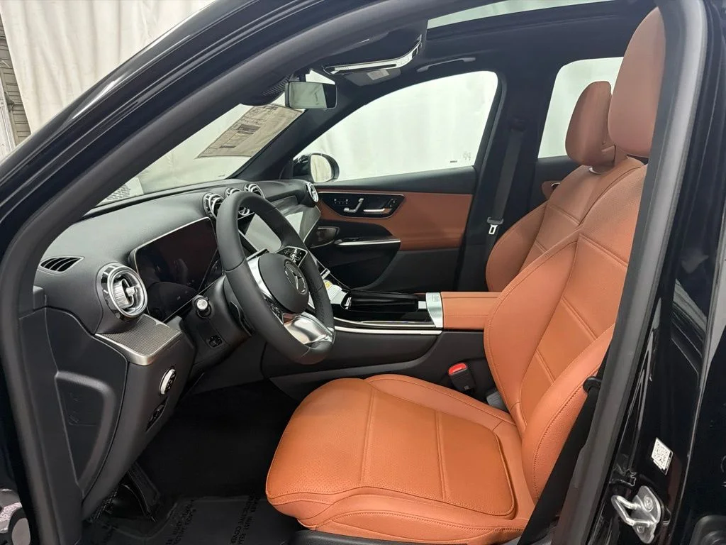 New 2027 Black Mercedes-Benz GLC 300 image 12