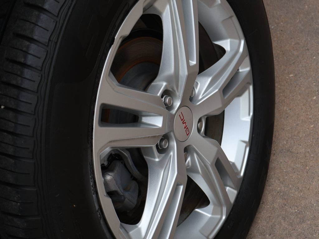 Used 2018 QUICKSILVER METALLIC GMC SLE image 39