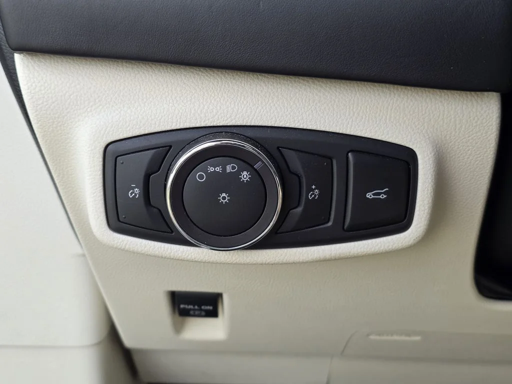 Used 2018 Blue Lincoln Black Label image 24