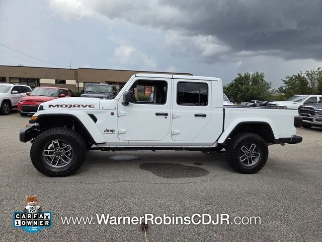 Used 2025 White Jeep Mojave image 4