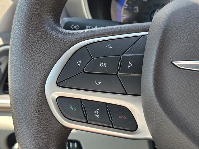 Used 2019 White Chrysler Touring Plus image 28