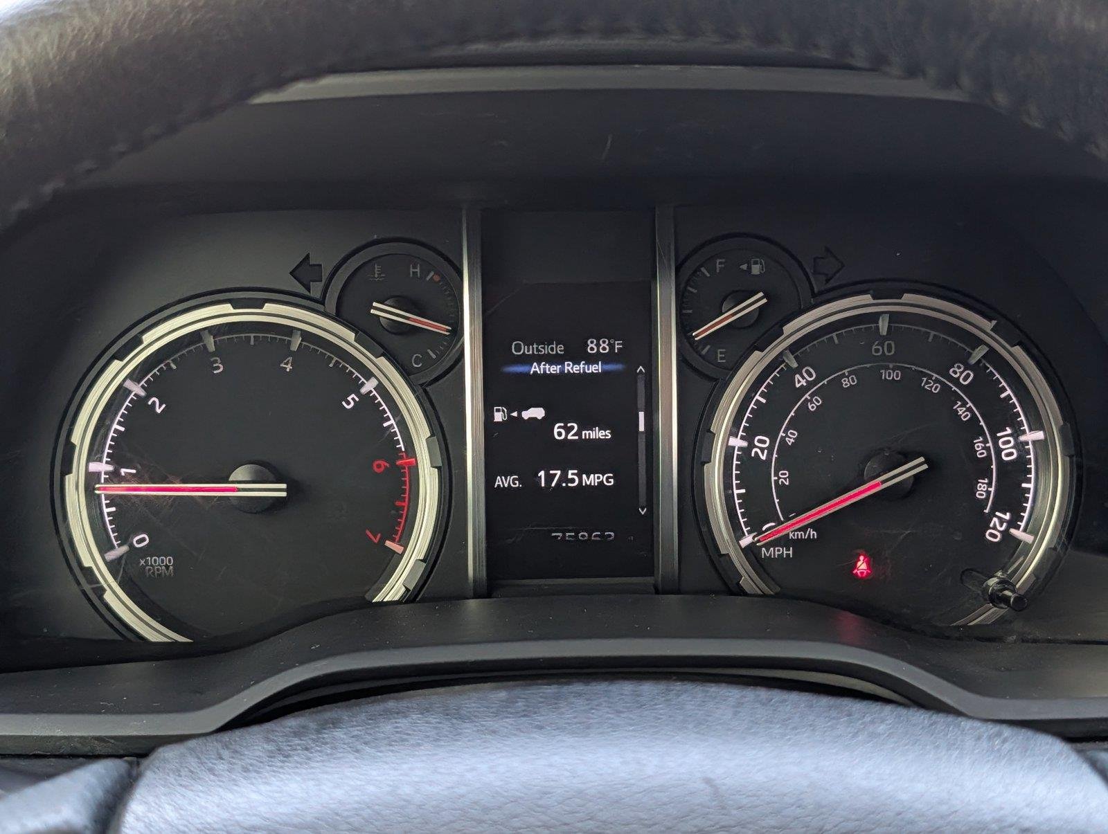 Used 2020 Midnight Black Metallic Toyota Venture image 22