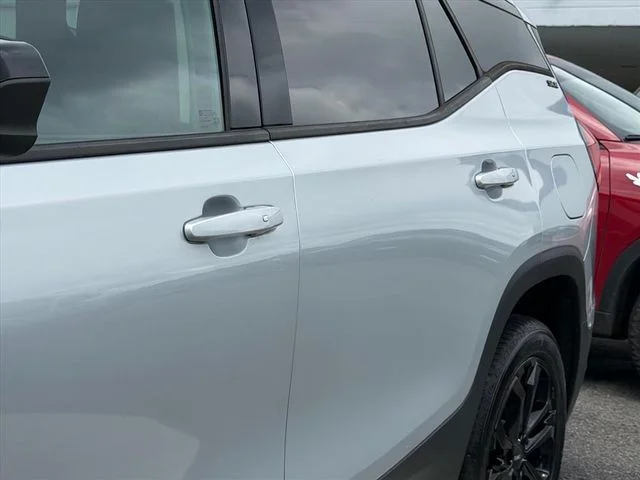 Used 2021 Silver GMC SLE image 7