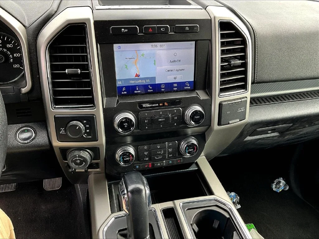 Used 2019 White Ford Lariat image 8