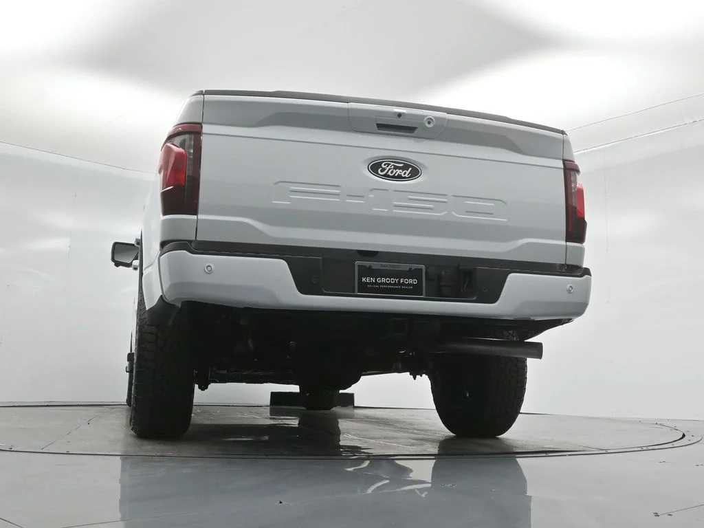 New 2026 Oxford White Ford XLT image 47