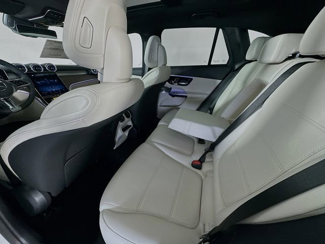 New 2026 Polar White Mercedes-Benz GLC 300 image 56
