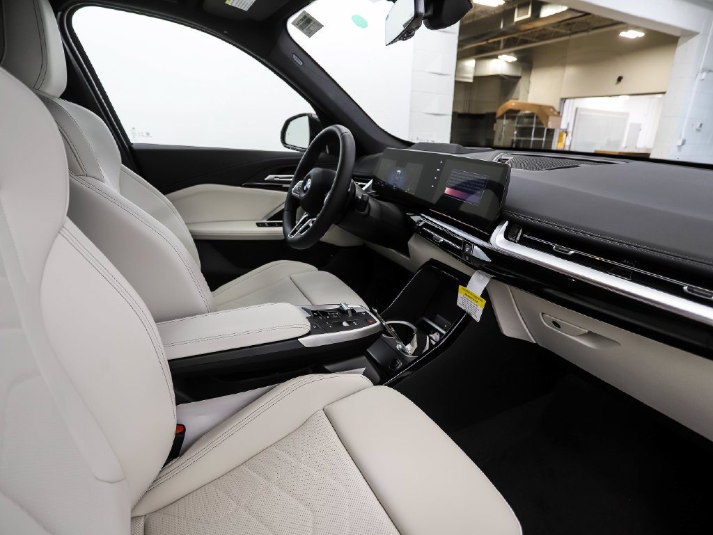 New 2027 Silver Metallic BMW xDrive28i image 30