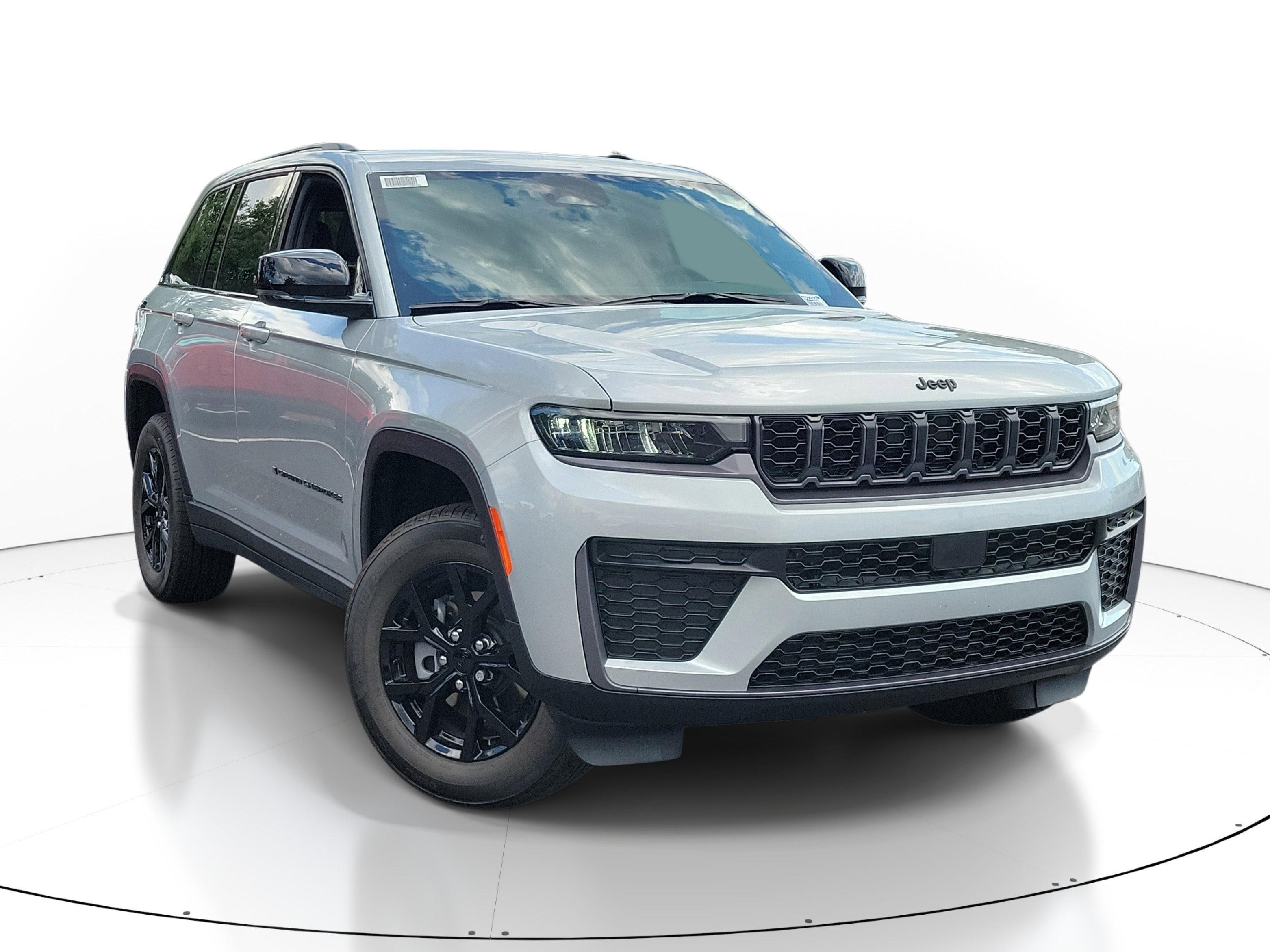 New 2026 Silver Zynith Exterior Paint Jeep Laredo Altitude image 1