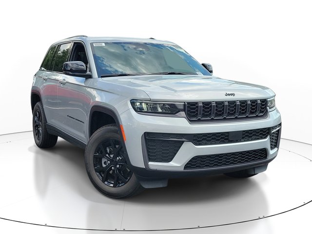2026 Jeep Grand Cherokee Laredo Altitude