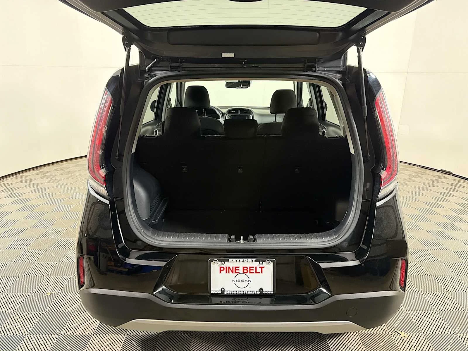 Used 2023 Fusion Black Kia LX image 21