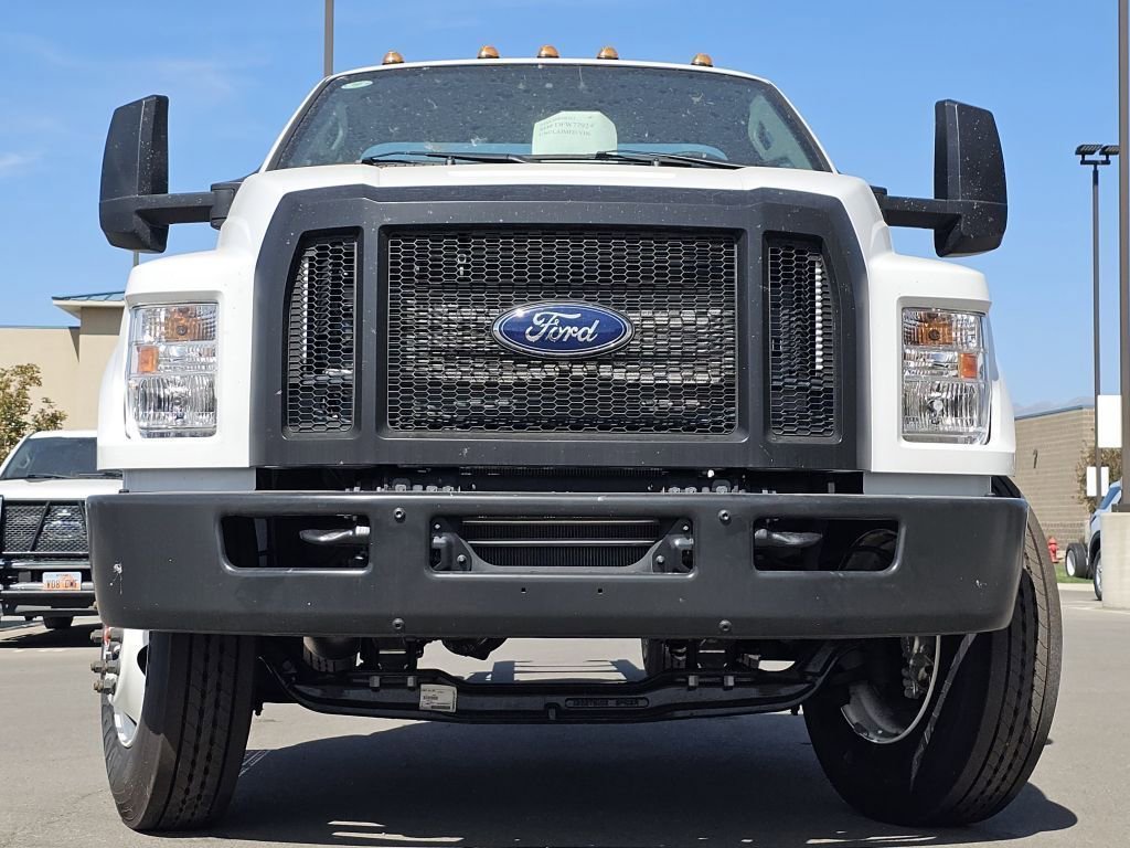 New 2025 Oxford White Ford Base image 3