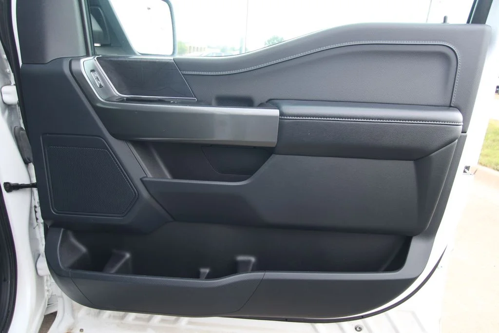 Used 2023 Oxford White Ford XLT image 45