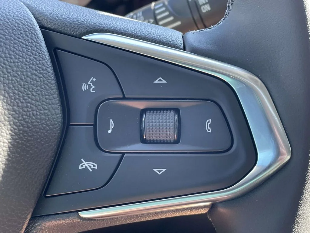 New 2026 Summit White Chevrolet LT image 29