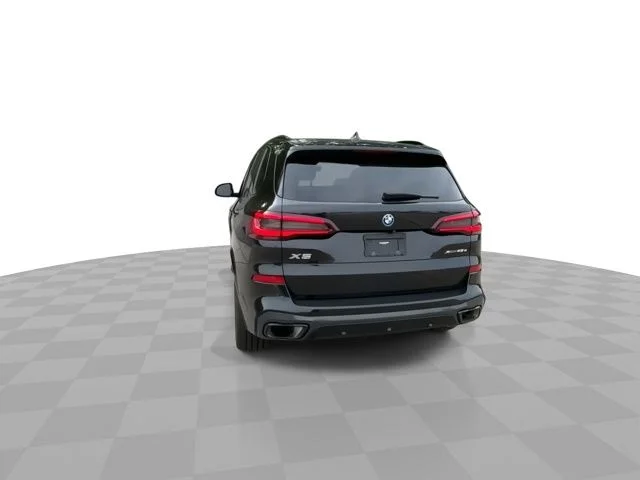 Used 2022 Black Sapphire Metallic BMW xDrive45e image 7