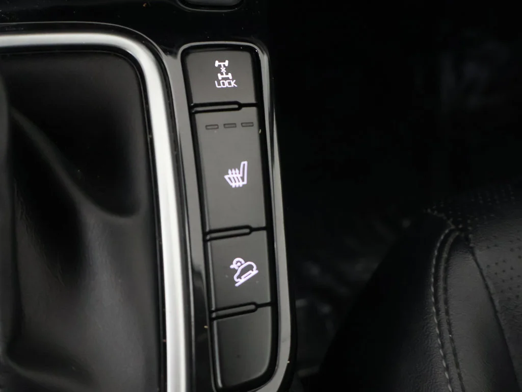 Used 2021 White Kia EX image 50