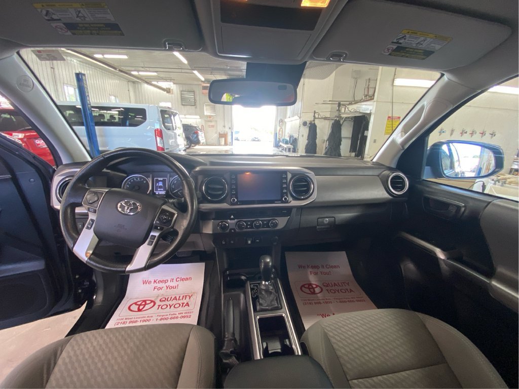Used 2022 Black Toyota SR5 image 12
