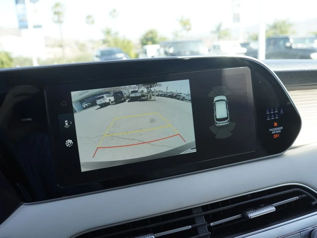 Certified Used 2022 Black Hyundai SEL image 18