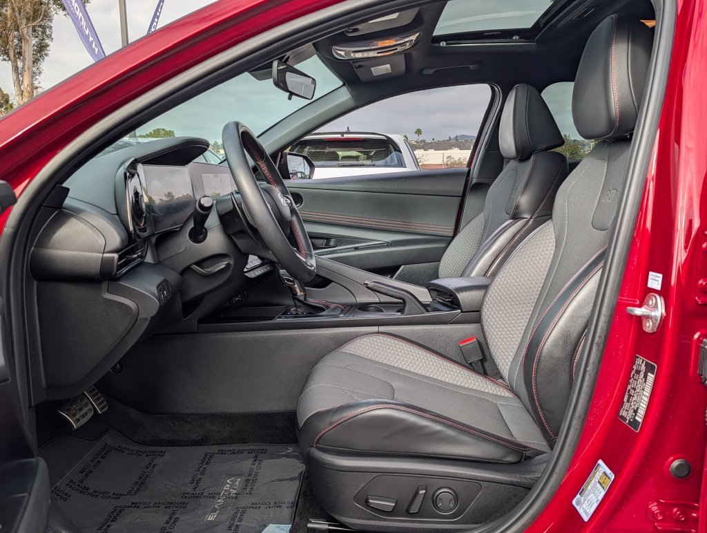 2025 Hyundai Elantra N Line - Photo 10