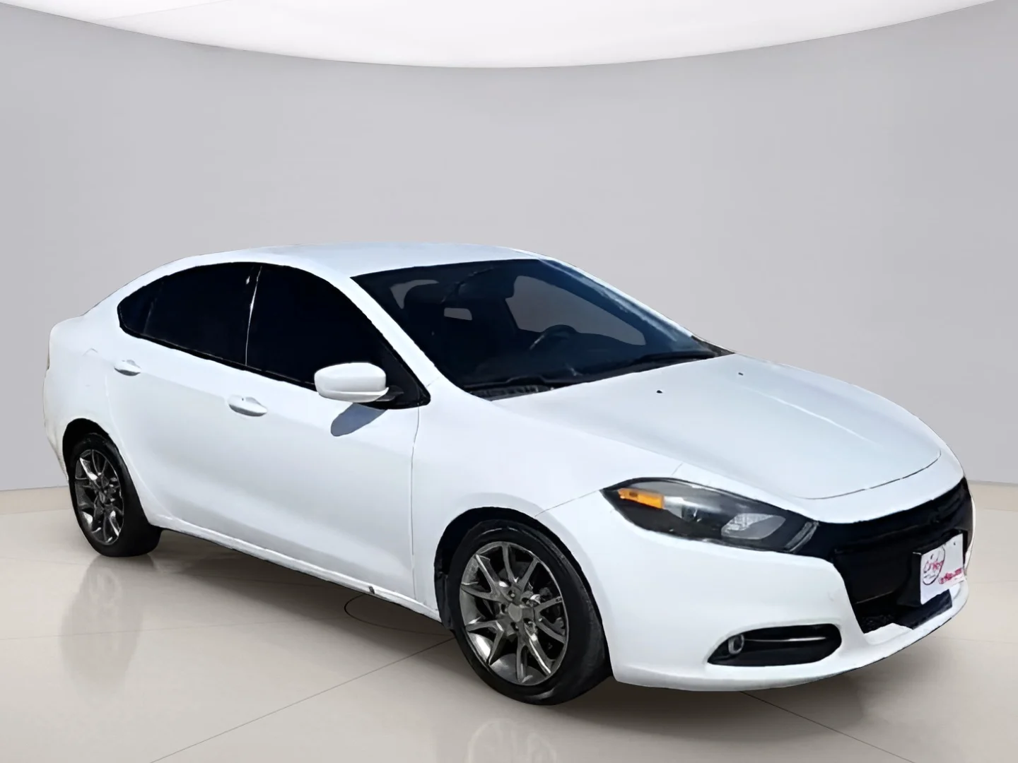 Used 2015 White Dodge SXT image 2