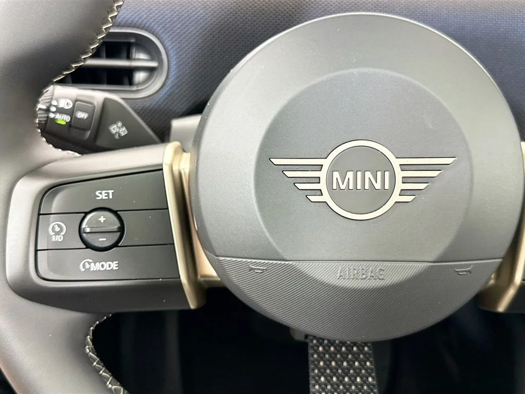 New 2026 Nanuq White Metallic MINI Signature Plus image 11