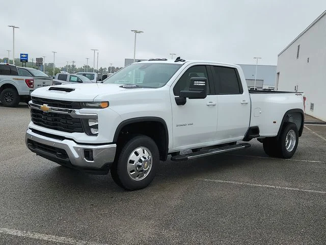 New 2026 White Chevrolet LT image 3
