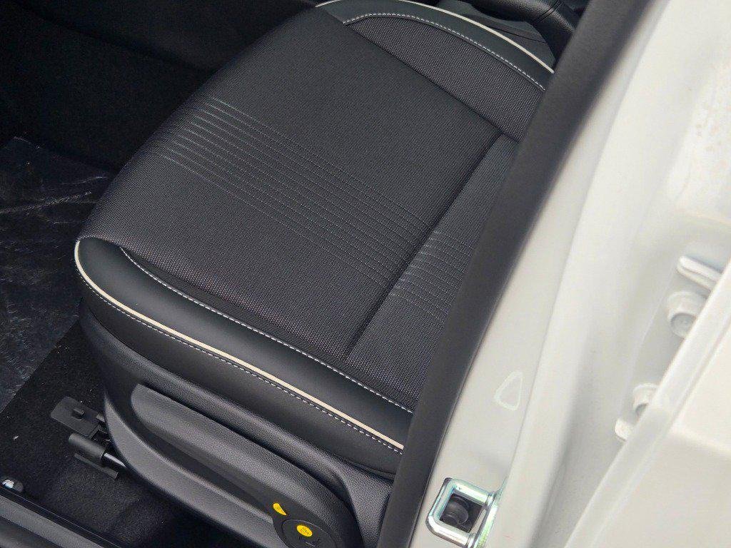 New 2026 Lunar Hyundai SEL w/Two-Tone Roof image 20