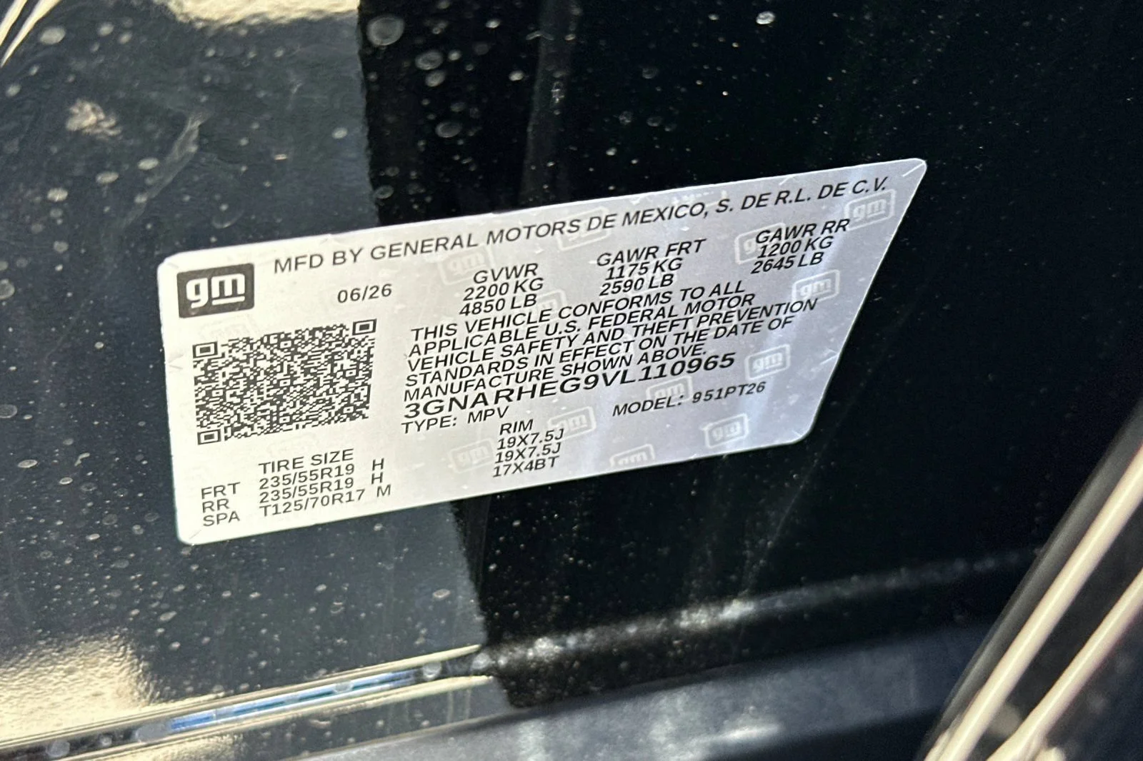 New 2027 Mosaic Black Metallic Chevrolet LT image 29