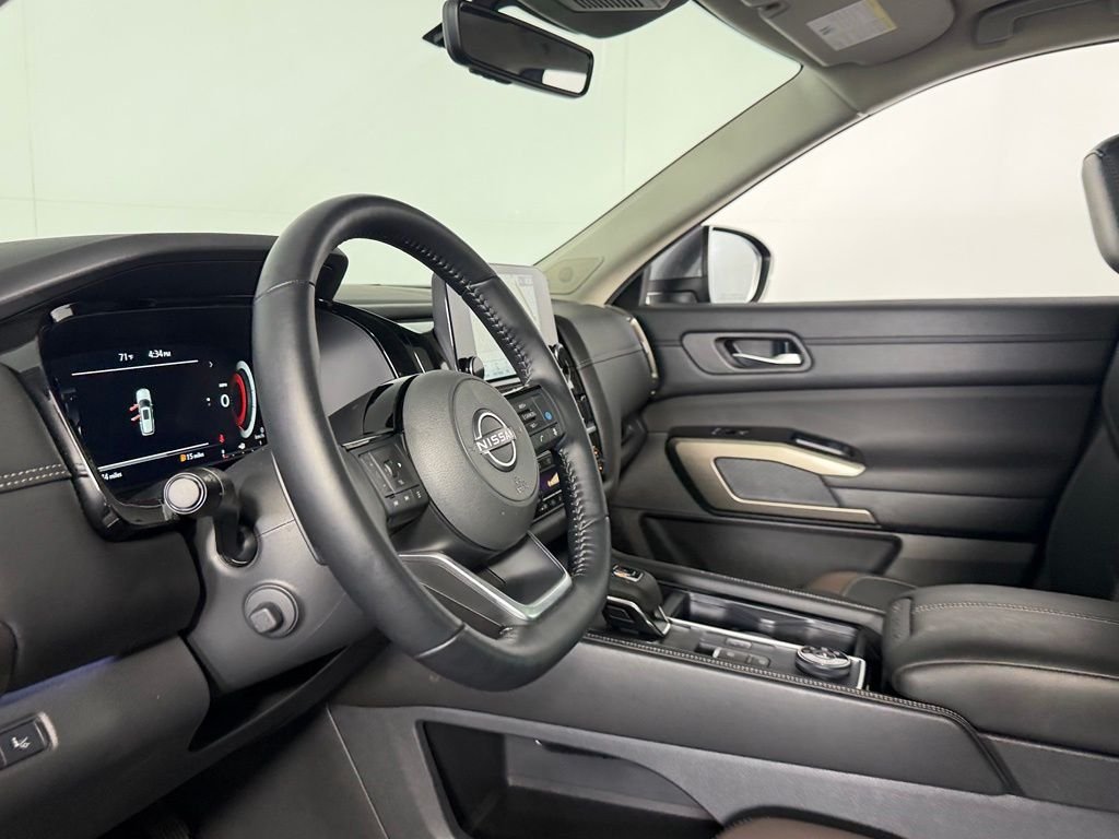 2025 Nissan Pathfinder Platinum - Photo 19