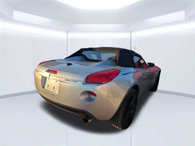 Used 2008 Silver Pontiac Base image 4