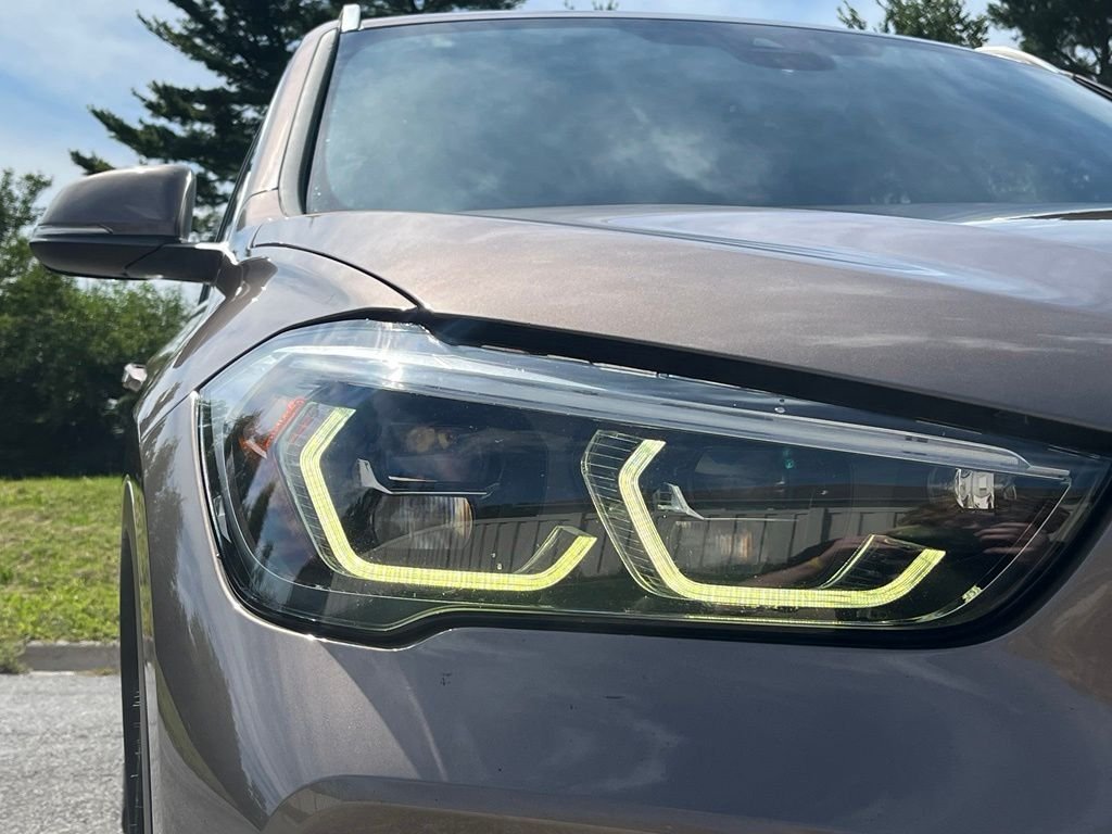 Used 2020 Beige BMW xDrive28i image 10