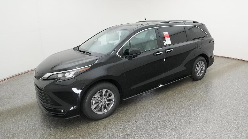 2026 Toyota Sienna XLE 7-Passenger Hybrid FWD's photo