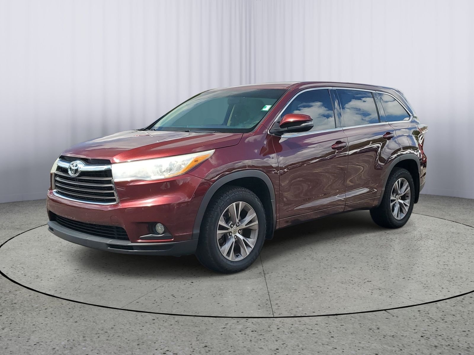 Used 2015 Toyota Highlander LE Plus with VIN 5TDBKRFH7FS141710 for sale in Paw Paw, MI