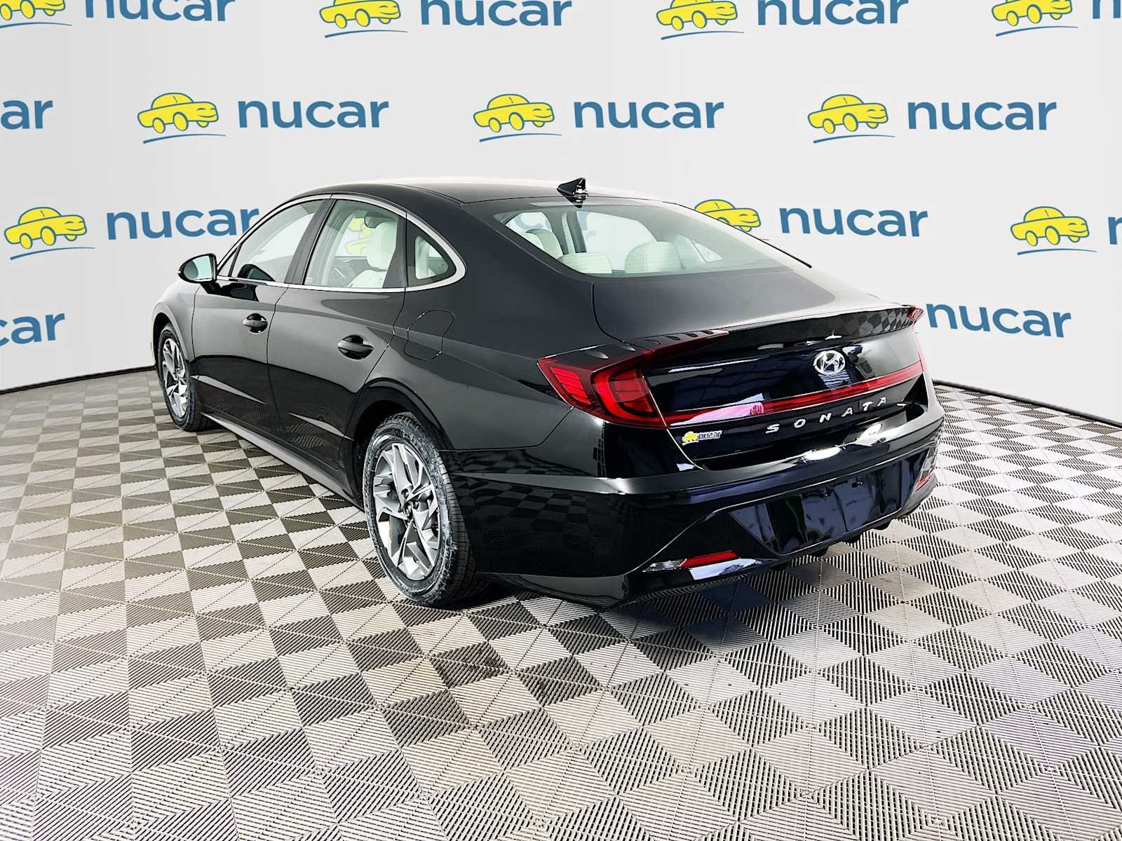 Used 2023 Onyx Black Hyundai SEL image 5
