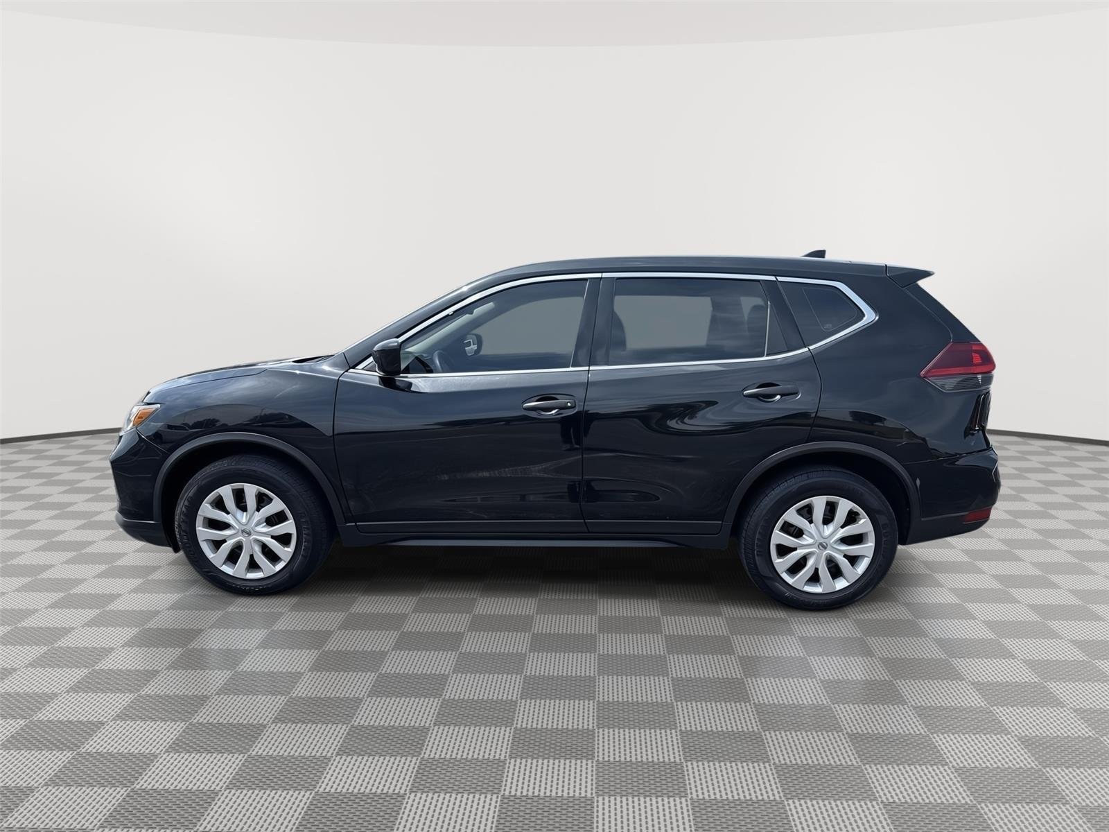 Used 2020 Magnetic Black Pearl Nissan S image 10