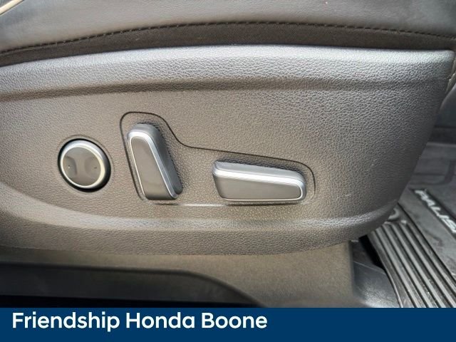 Used 2024 White Hyundai SEL image 49