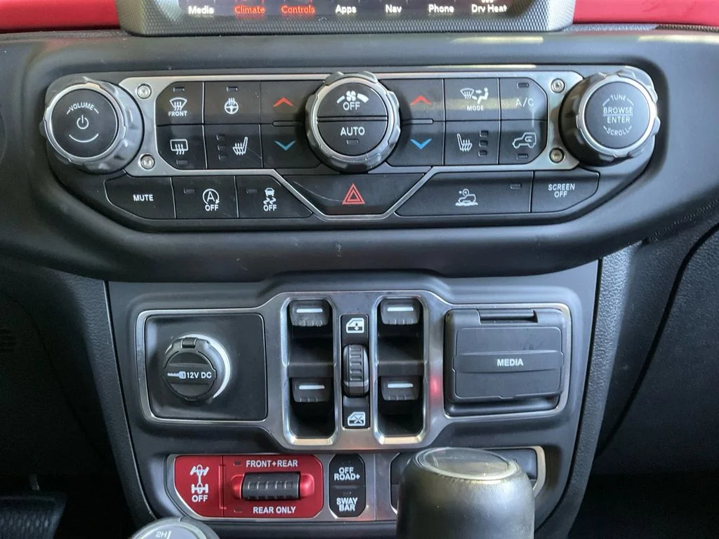 Used 2021 Silver Jeep Rubicon image 26