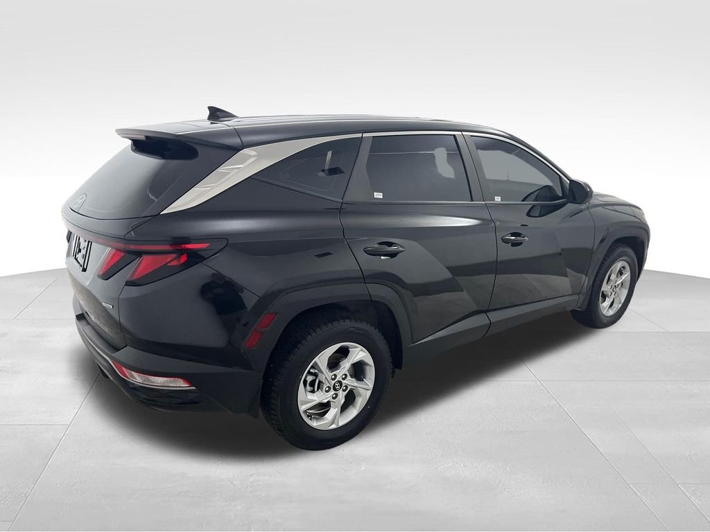 Used 2024 Black Hyundai SE image 5