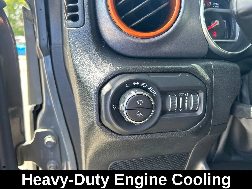 Used 2022 Gray Jeep Mojave image 37