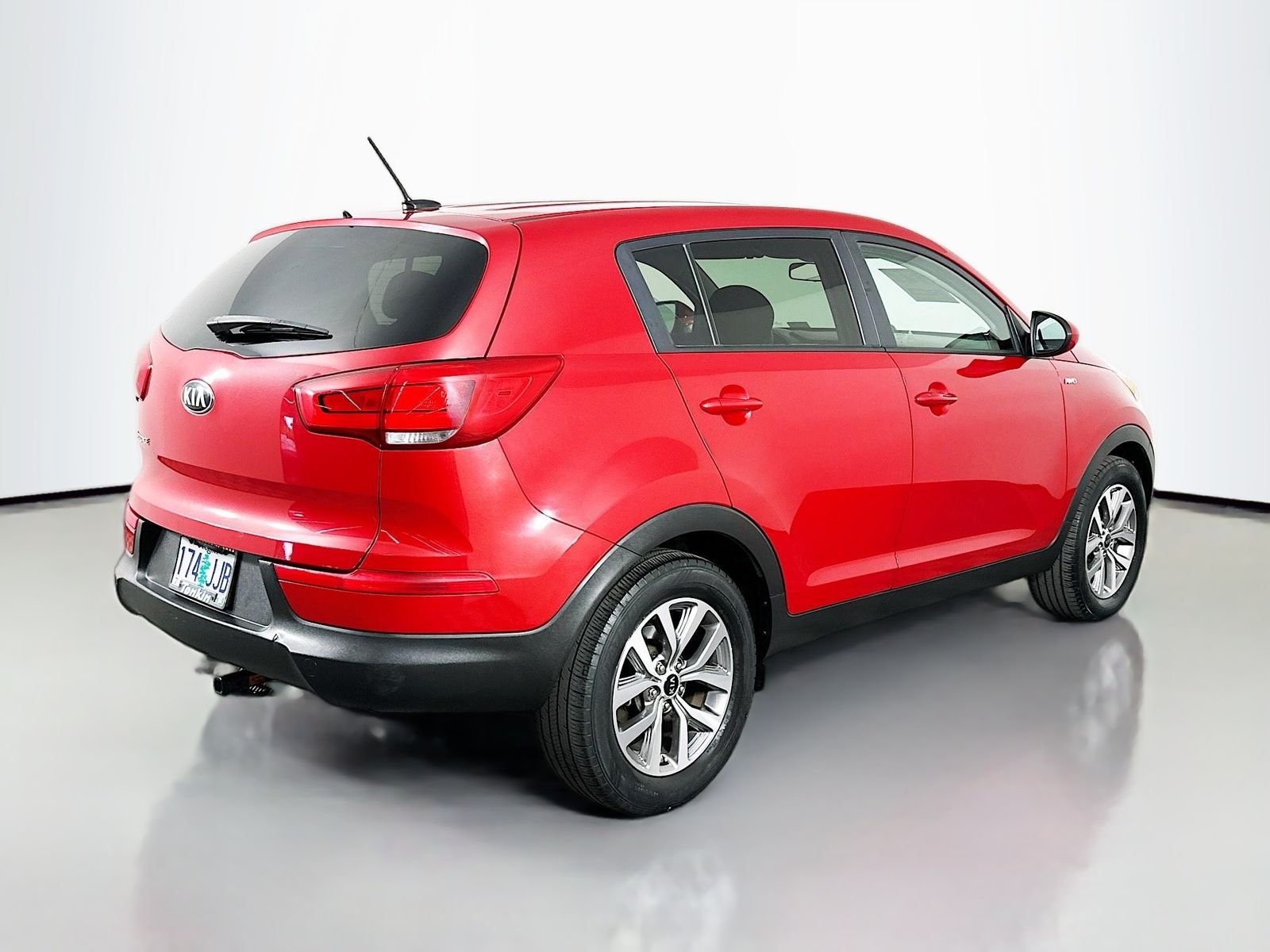 Used 2014 Signal Red Kia LX image 7
