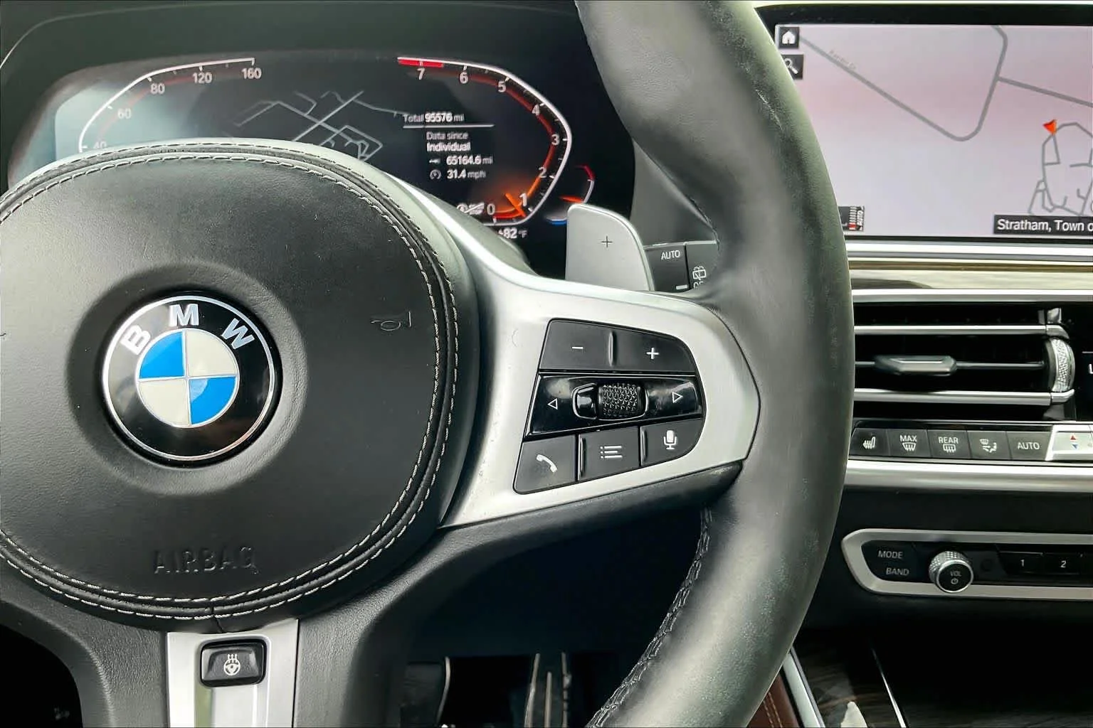 Used 2019 Mineral White Metallic BMW xDrive40i image 24
