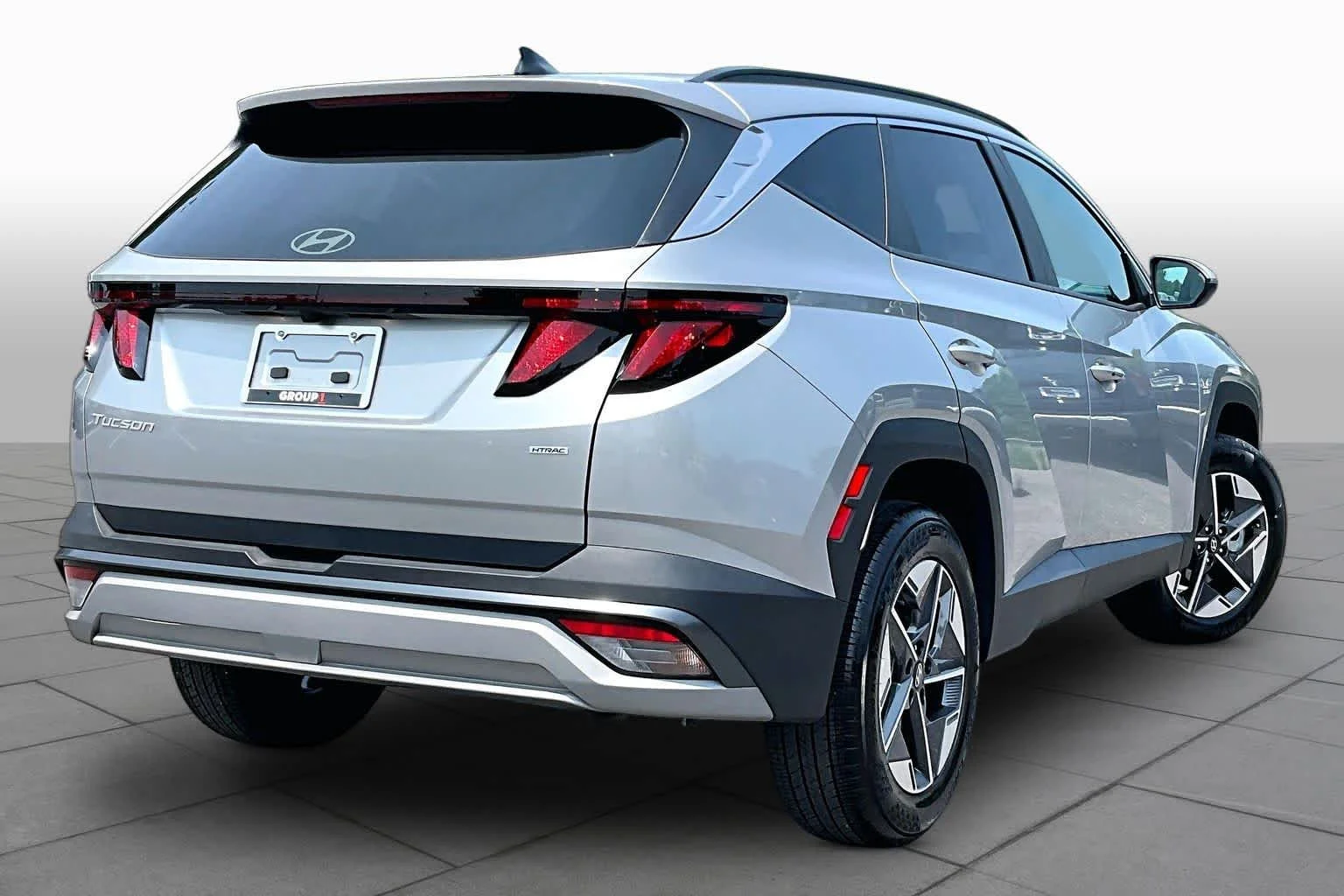 Used 2026 Shimmering Silver Hyundai SEL image 13