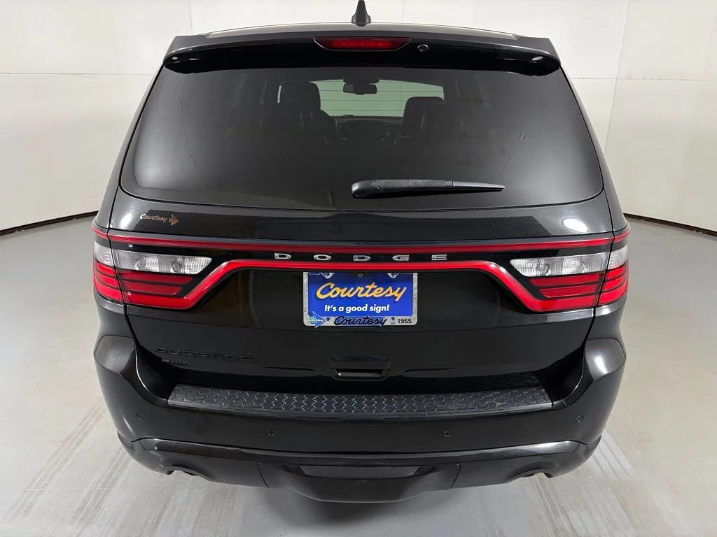 Used 2015 Black Dodge SXT image 7