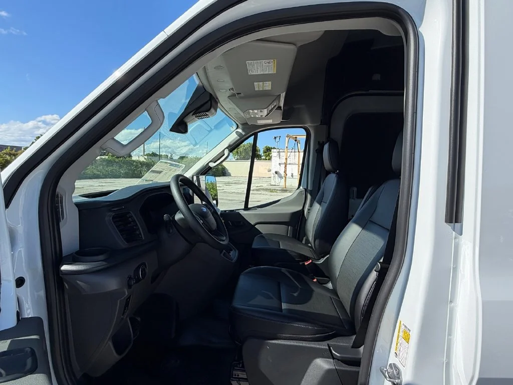 New 2027 White Ford Base image 9