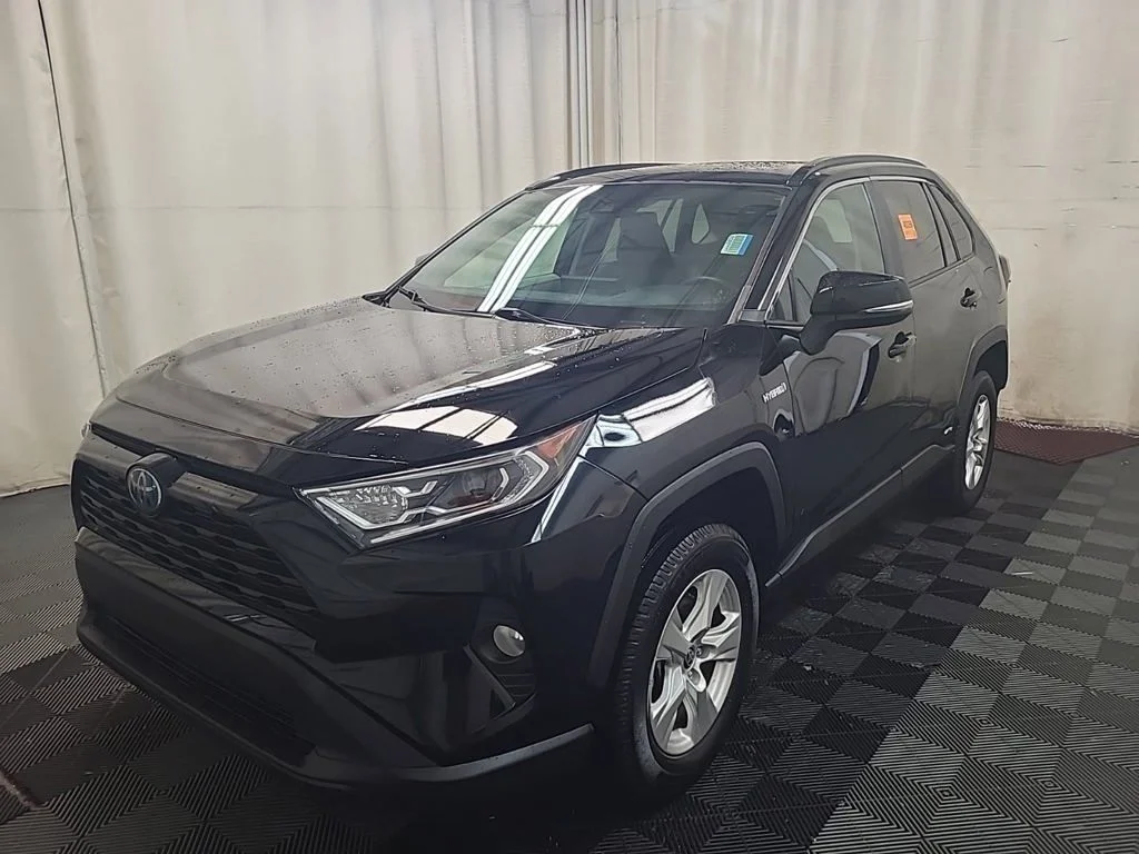 Used 2021 Black Toyota XLE image 5