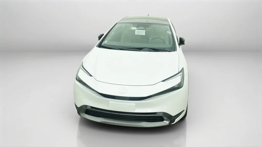 New 2027 Wind Chill Pearl Toyota XLE image 16